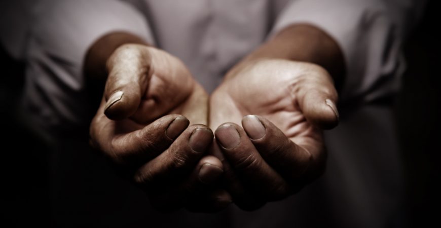 Giving-back-870x450